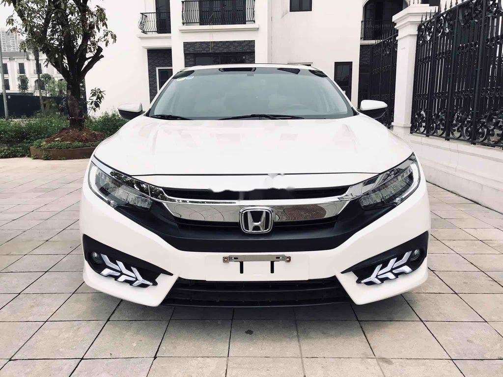 Honda Civic   2017 - Cần bán Honda Civic sản xuất năm 2017, màu trắng, chính chủ 