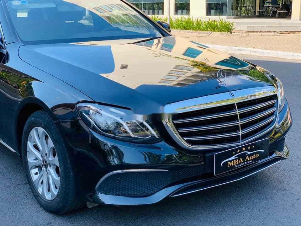 Mercedes-Benz E class   2017 - Bán xe cũ Mercedes E200 đời 2017, màu đen