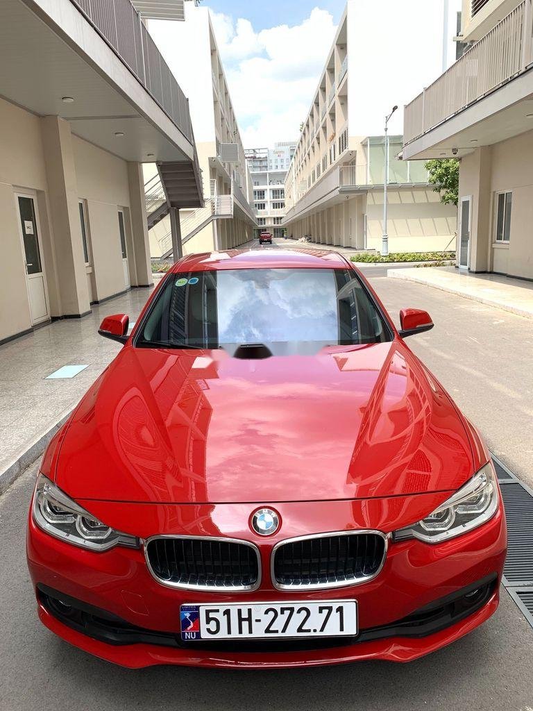 BMW 3 Series   2016 - Cần bán lại xe BMW 320i năm 2016, màu đỏ, giá 988 triệu