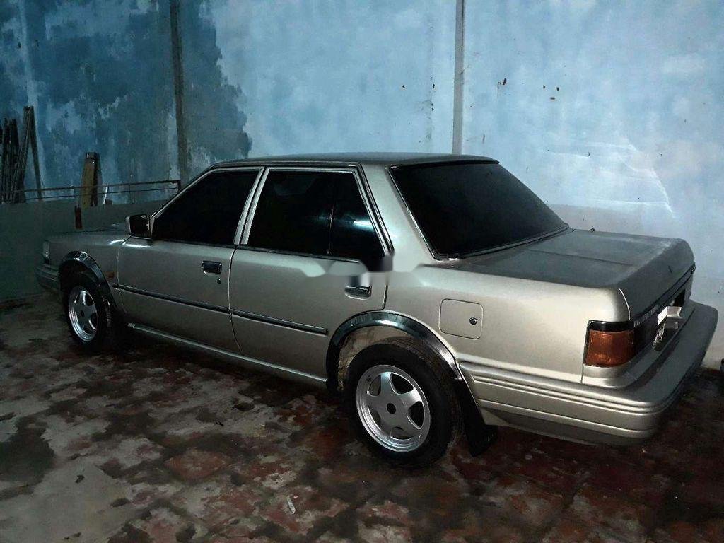 Nissan Bluebird   1988 - Bán ô tô Nissan Bluebird sản xuất năm 1988, nhập khẩu nguyên chiếc, giá 95tr