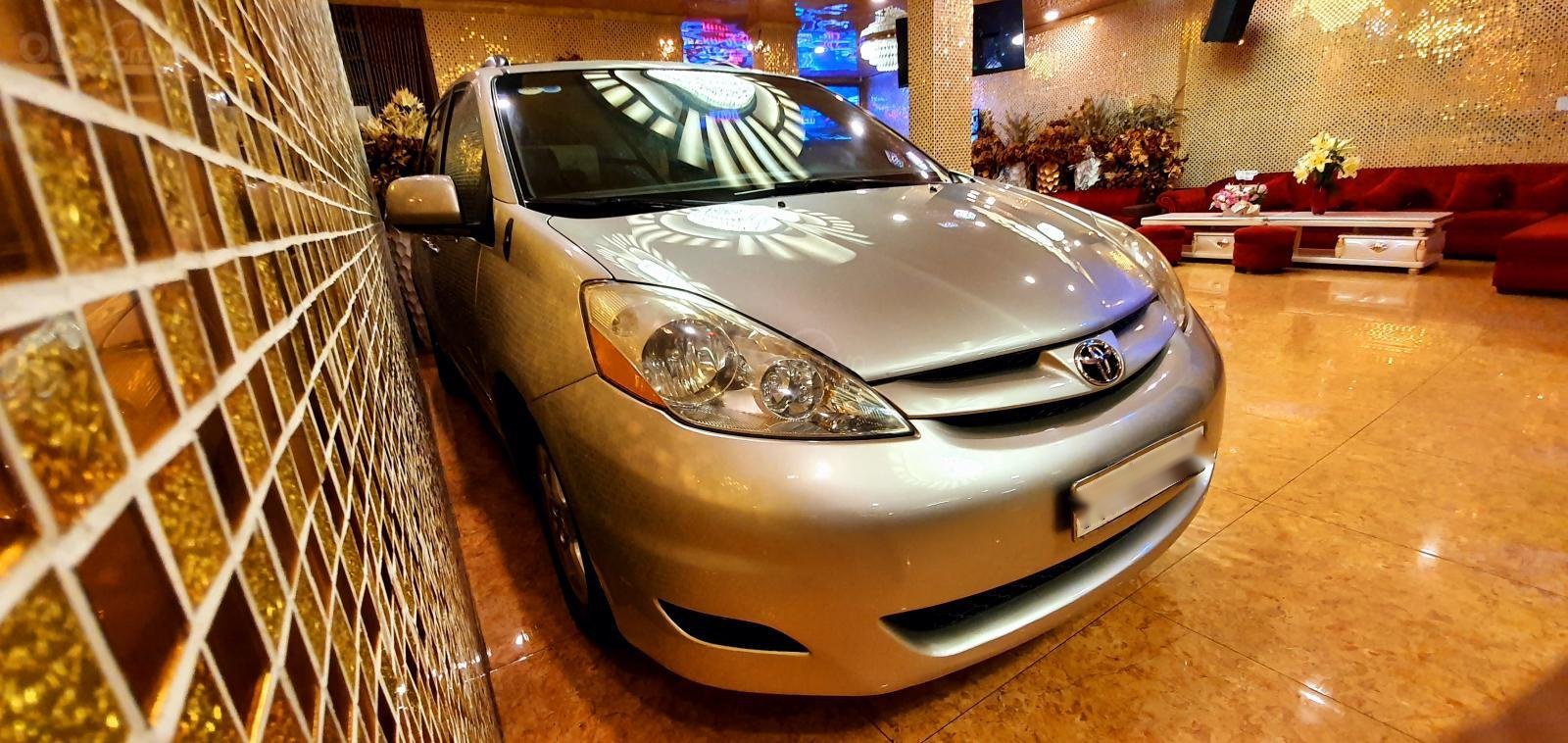 Toyota Sienna LE 2008 - Bán Toyota Sienna LE 2008, xe nhập còn mới, giá cạnh tranh nhất