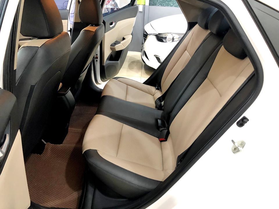 Hyundai Accent 1.4 AT đặc biệt 2018 - Bán Hyundai Accent 1.4 AT đặc biệt năm 2018, màu trắng