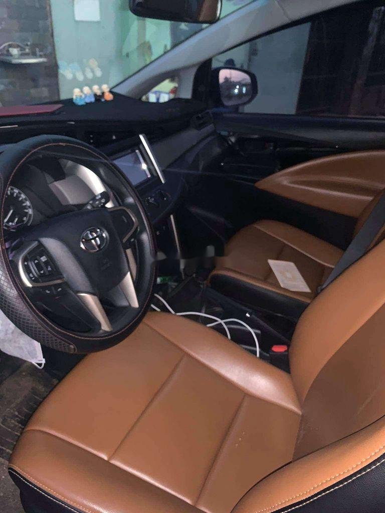 Toyota Innova    2019 - Cần bán xe Toyota Innova năm sản xuất 2019, giá 630tr