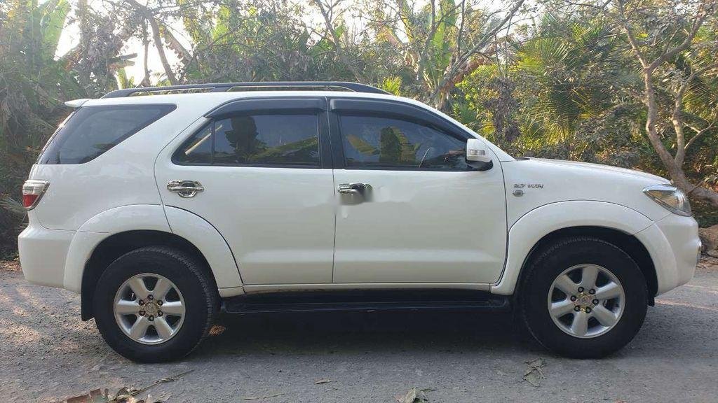 Toyota Fortuner  2.7 V AT 2009 - Cần bán lại xe Toyota Fortuner 2.7 V AT đời 2009, màu trắng số tự động, giá 388tr