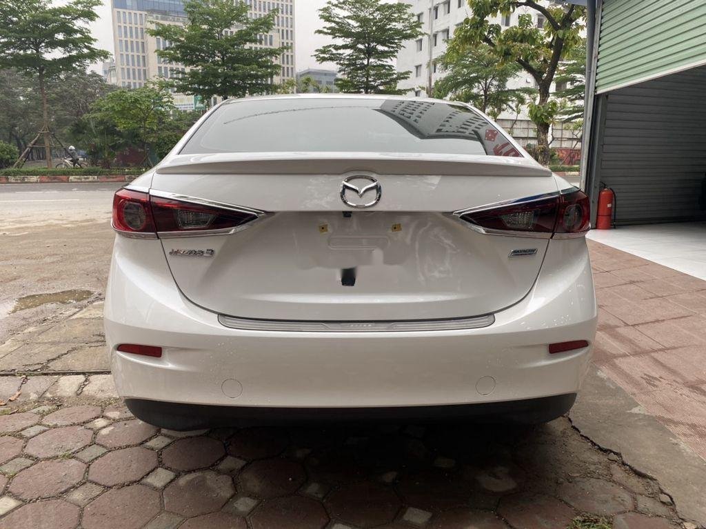 Mazda 3   2018 - Cần bán lại xe Mazda 3 đời 2018, màu trắng, giá 630tr