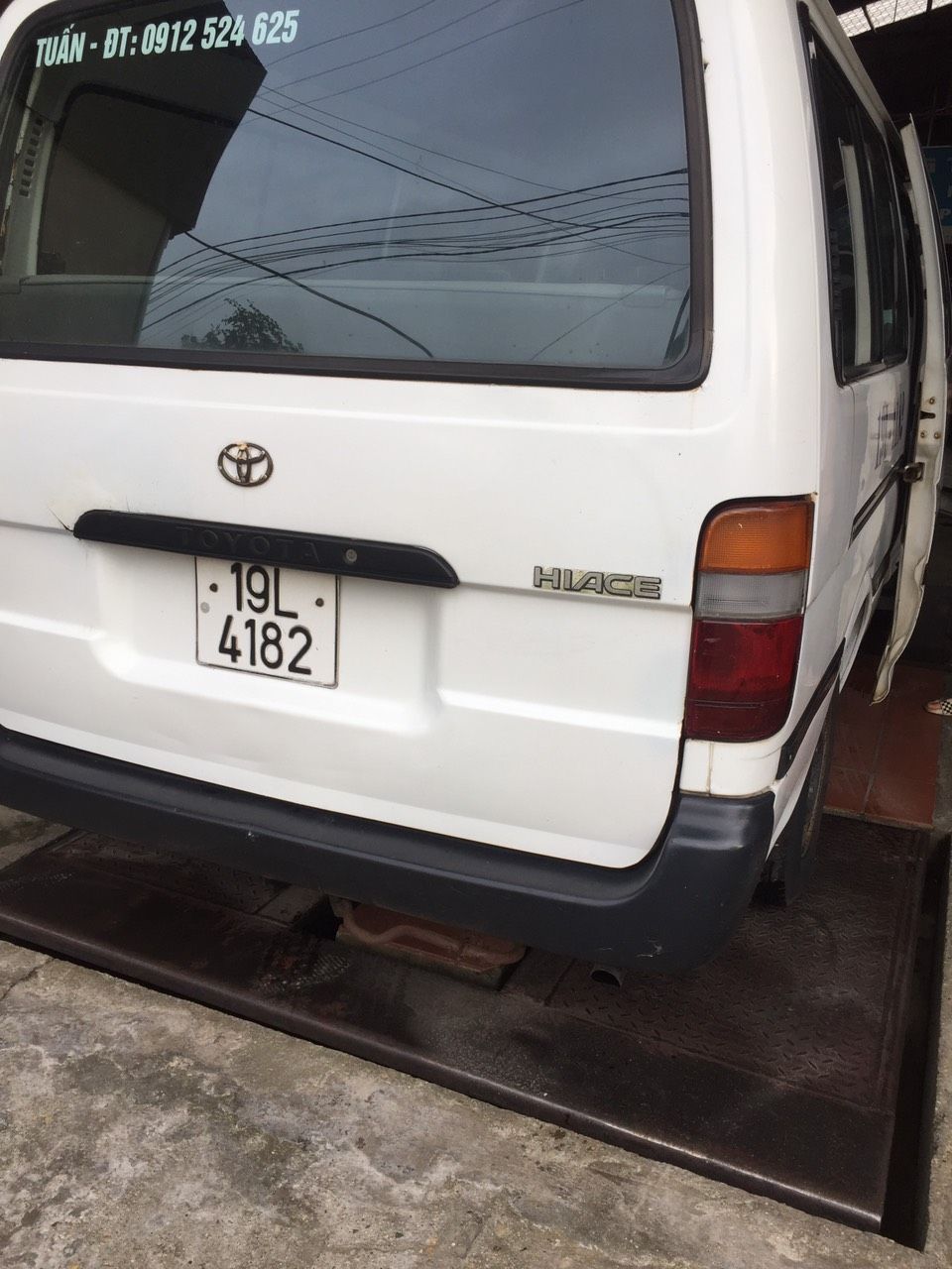 Toyota Hiace 2000 - Bán lại xe Toyota Hiace sản xuất 2000, màu trắng, giá rẻ như cho