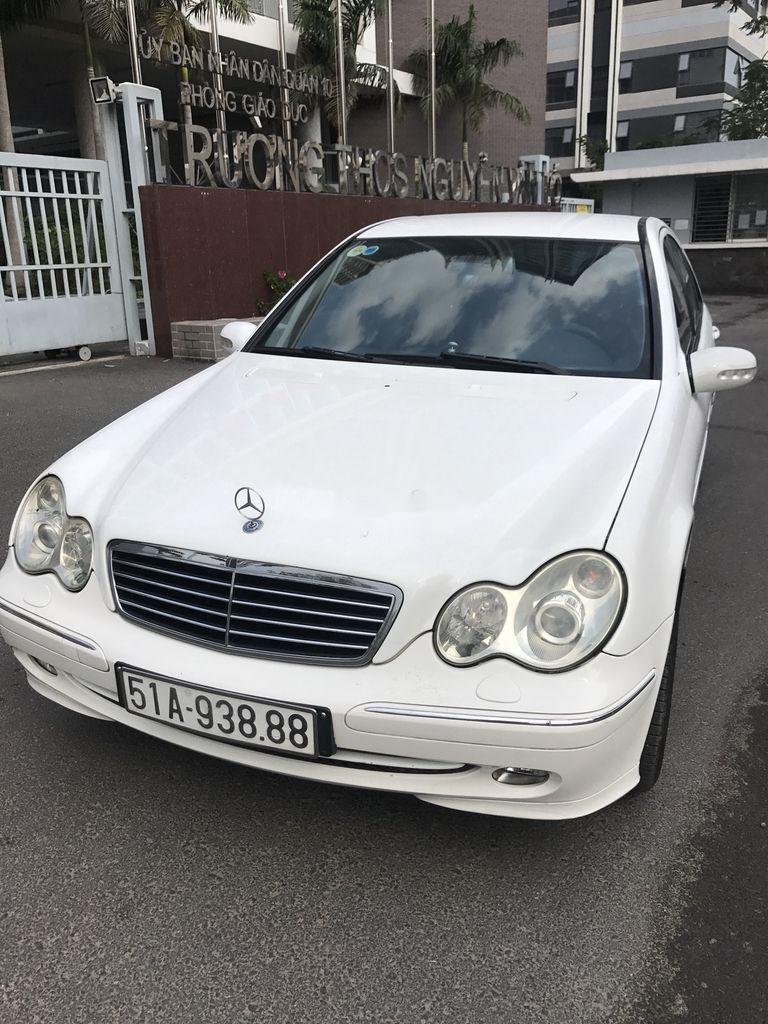 Mercedes-Benz C class 2004 - Cần bán gấp Mercedes C240 sản xuất năm 2004, màu trắng, 256tr