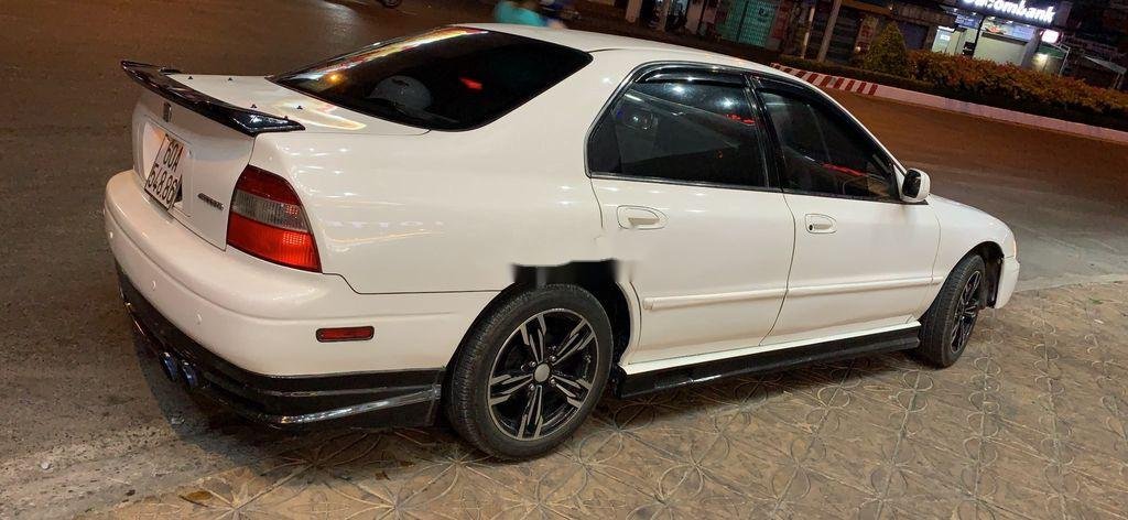 Honda Accord   1995 - Cần bán Honda Accord sản xuất năm 1995, màu trắng, xe nhập