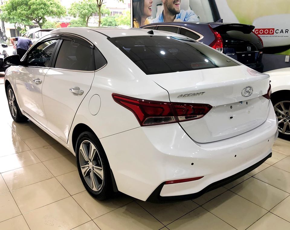 Hyundai Accent 2018 - Cần bán gấp chiếc xe Hyundai Accent 1.4 AT bản đặc biệt, sản xuất 2018, màu trắng