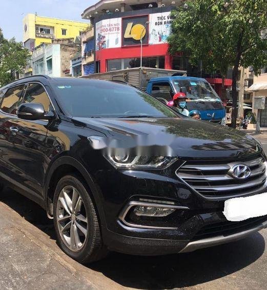 Hyundai Santa Fe 2018 - Cần bán gấp Hyundai Santa Fe đời 2018, màu đen