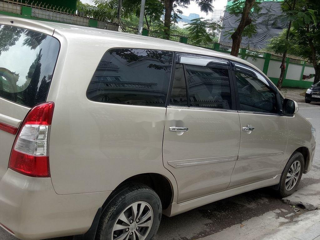 Toyota Innova 2014 - Bán ô tô Toyota Innova E sản xuất 2014 xe gia đình, giá tốt