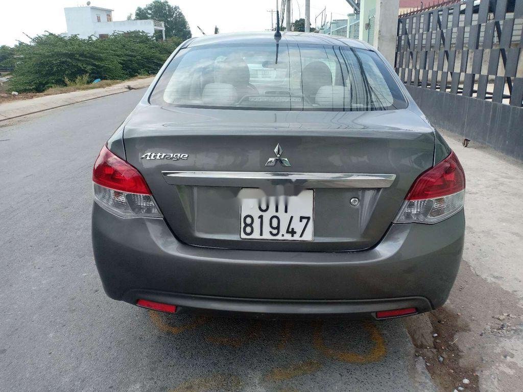 Mitsubishi Attrage   2015 - Bán Mitsubishi Attrage năm 2015, màu xám, số sàn