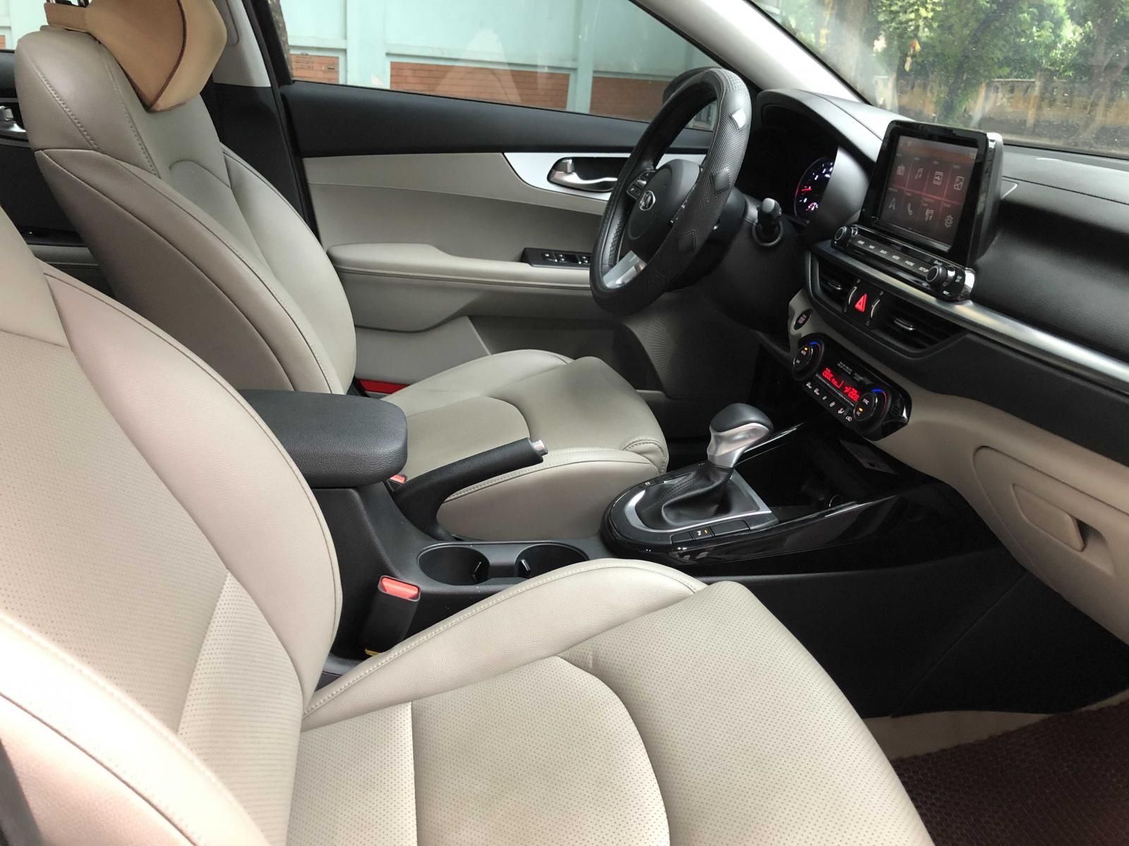 Kia Cerato 2019 - Hỗ trợ mua xe giá thấp với chiếc Kia Cerato 1.6 Luxury, sản xuất 2019, màu đỏ