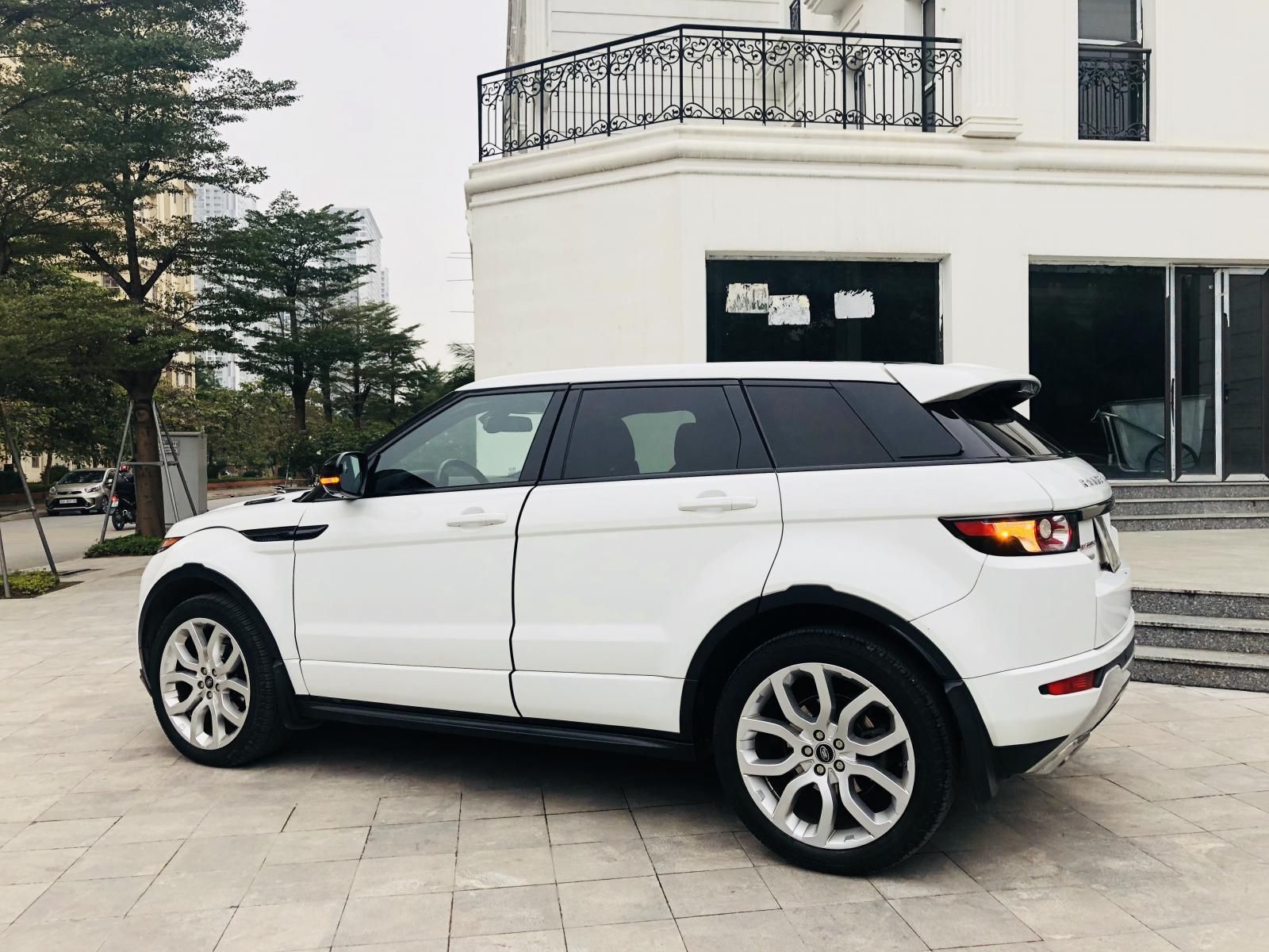 LandRover Evoque Dynamic 2012 - Cần bán LandRover Evoque Dynamic năm 2012, màu trắng, xe chính chủ