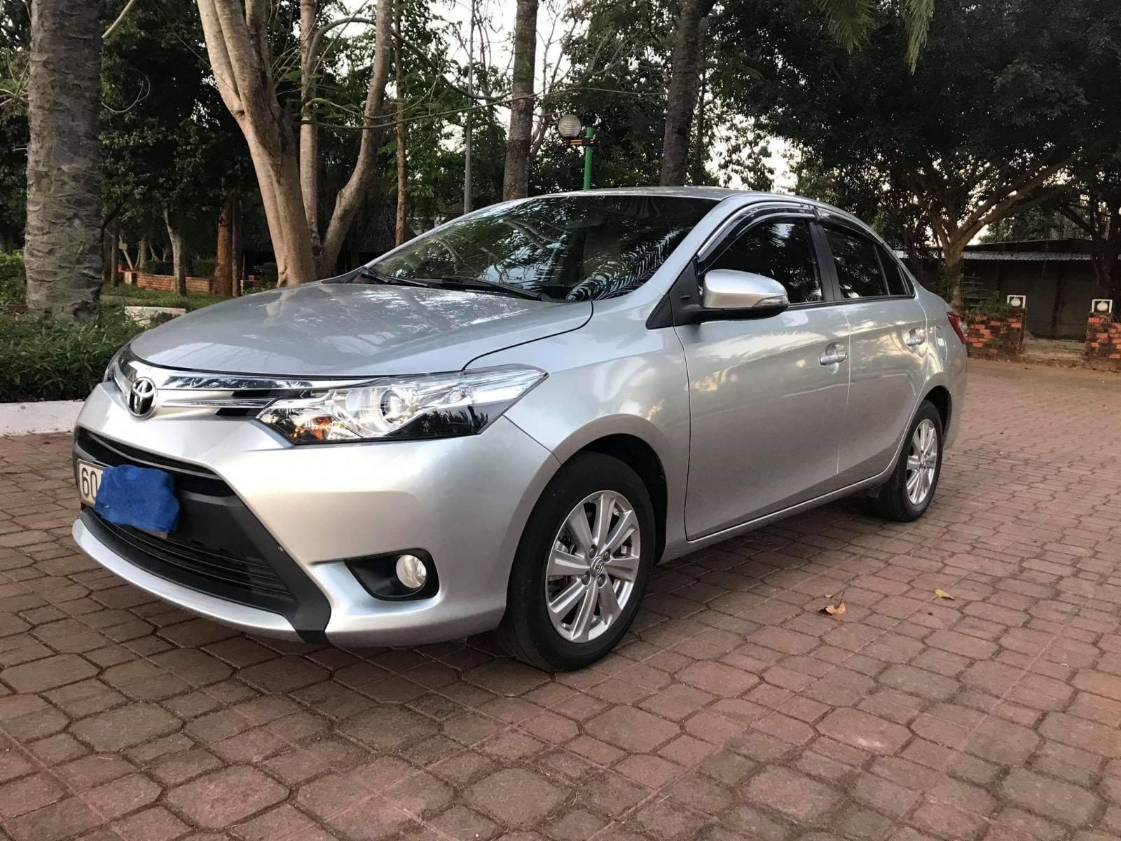 Toyota Vios 2016 - Chính chủ cần bán Toyota Vios năm 2016, màu bạc, số tự động