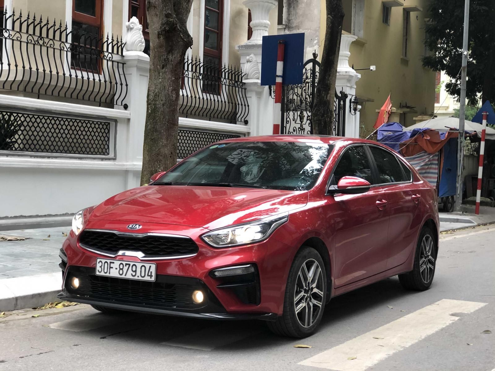 Kia Cerato 2019 - Hỗ trợ mua xe giá thấp với chiếc Kia Cerato 1.6 Luxury, sản xuất 2019, màu đỏ