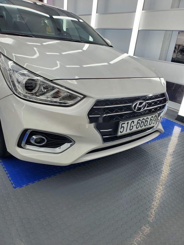 Hyundai Accent   2018 - Bán ô tô Hyundai Accent đời 2018, màu trắng, xe còn mới