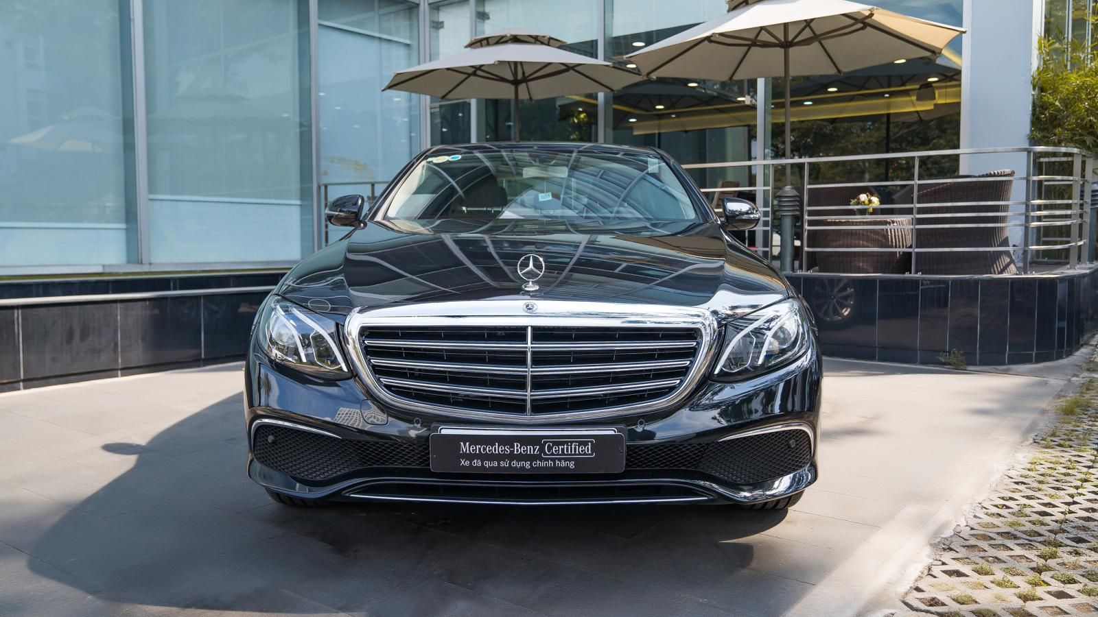 Mercedes-Benz E class 2018 - Ưu đãi mùa Covid chiếc xe Mercedes-Benz E200, sản xuất 2018, màu đen