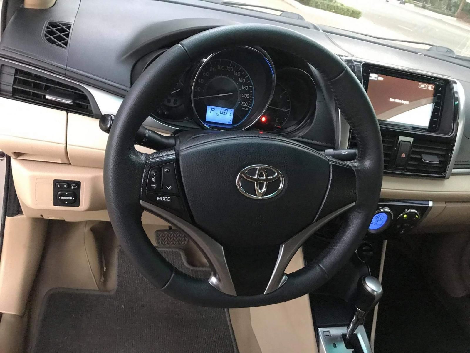 Toyota Vios 2016 - Gia đình cần bán chiếc Toyota Vios 1.5G CVT, sản xuất 2016, màu bạc, giá cạnh tranh