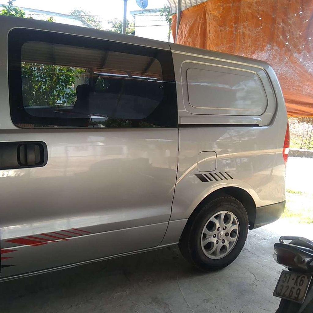 Hyundai Grand Starex 2011 - Bán Hyundai Grand Starex 2011, màu bạc, xe nhập
