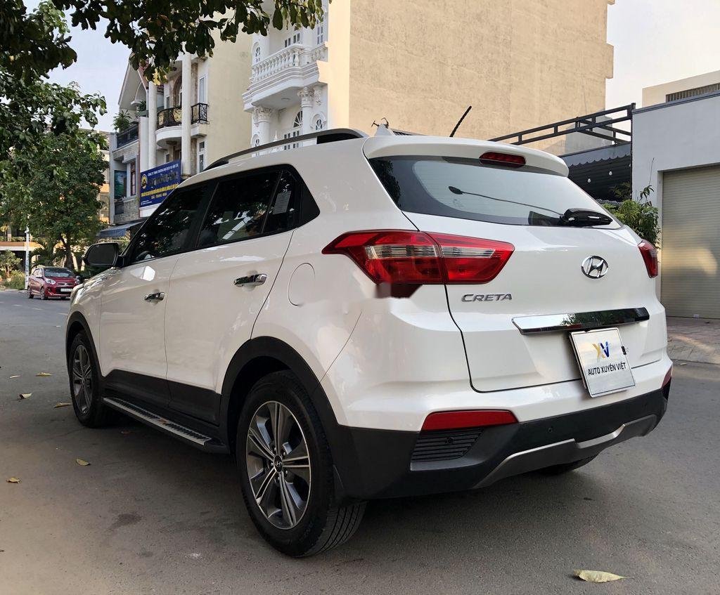 Hyundai Creta 2016 - Bán Hyundai Creta 1.6AT sản xuất 2016, màu trắng, xe nhập, giá 578tr