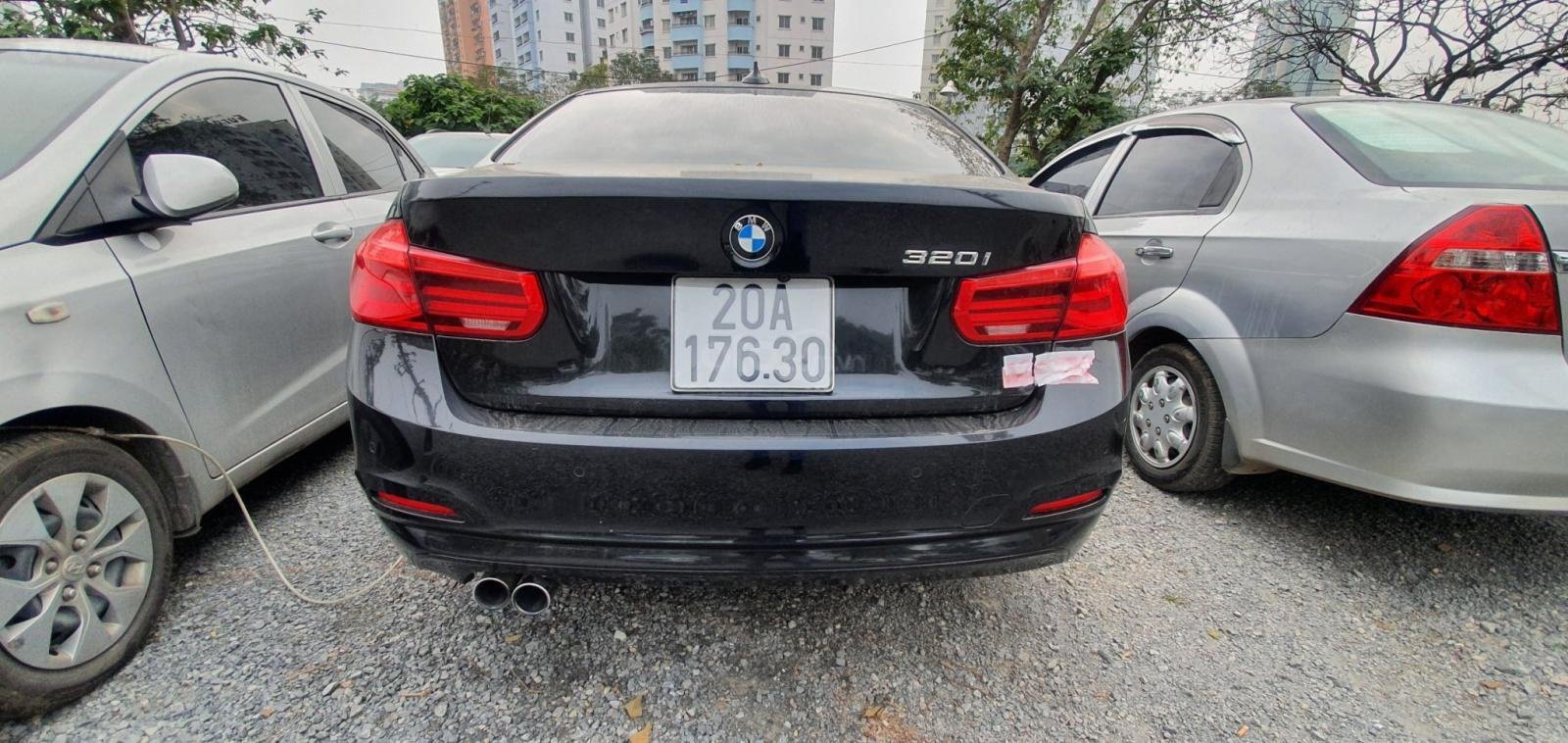 BMW 3 Series 2016 - Ngân hàng phát mãi tài sản chiếc BMW 3 Series 320i đời 2016, màu đen, nhập khẩu nguyên chiếc