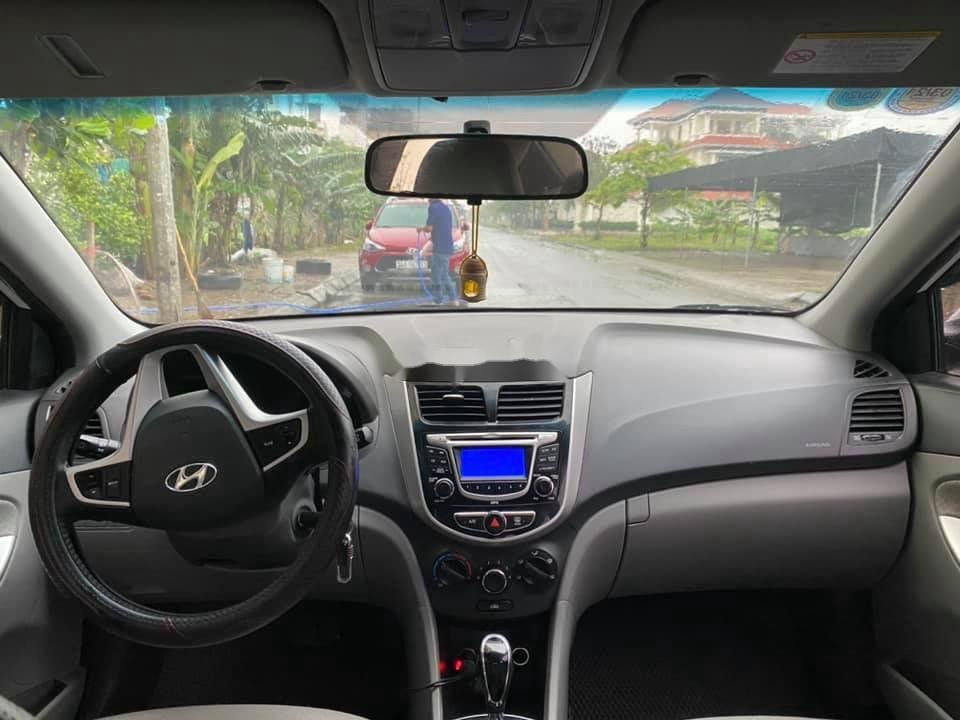 Hyundai Accent   2011 - Bán ô tô Hyundai Accent đời 2011, màu trắng, nhập khẩu, số tự động