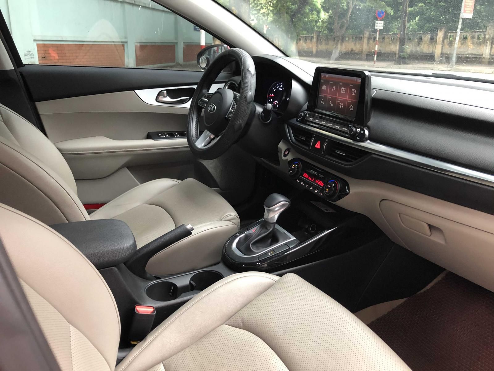 Kia Cerato 2019 - Hỗ trợ mua xe giá thấp với chiếc Kia Cerato 1.6 Luxury, sản xuất 2019, màu đỏ