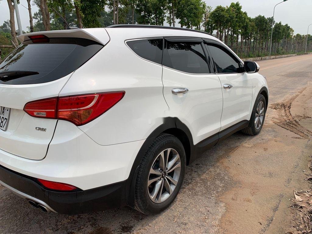 Hyundai Santa Fe 2015 - Cần bán gấp Hyundai Santa Fe năm 2015, màu trắng, giá 799tr