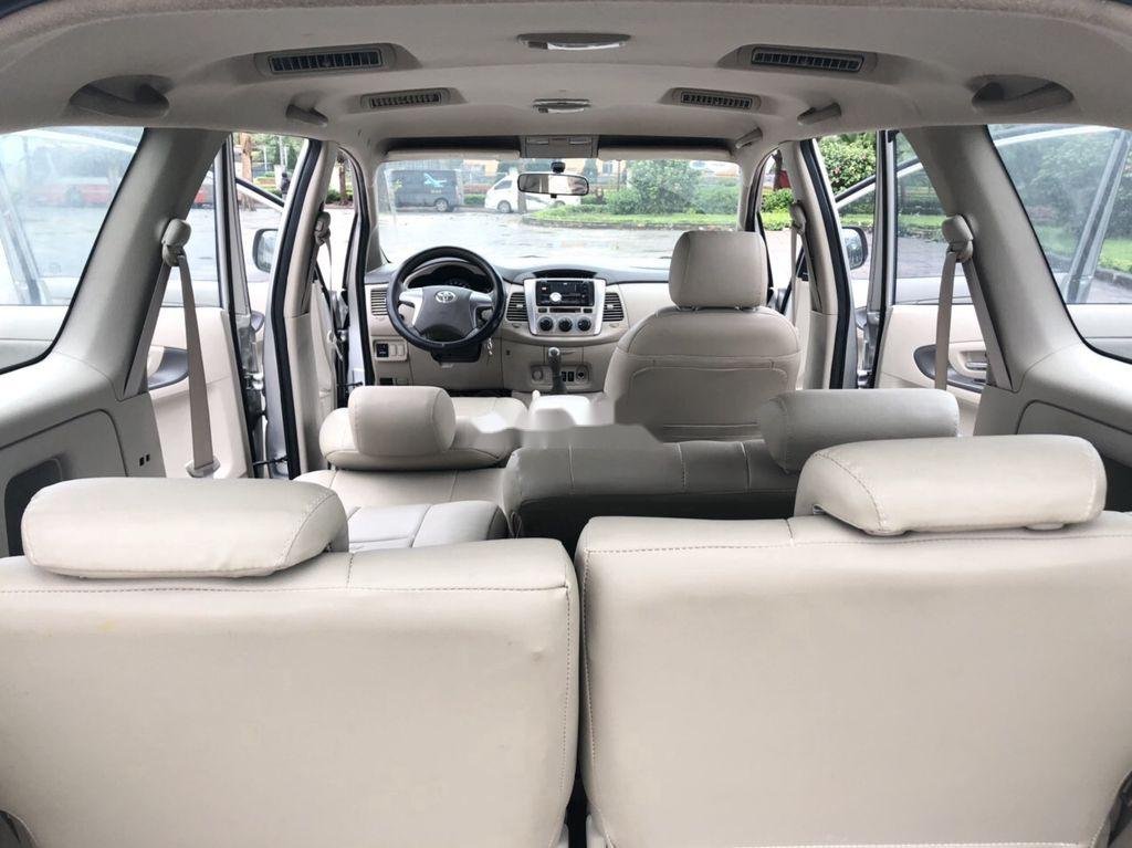 Toyota Innova 2015 - Bán Toyota Innova đời 2015, màu bạc xe gia đình, 480tr