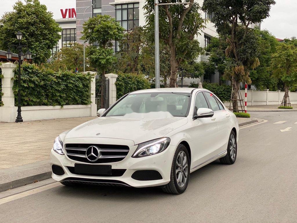 Mercedes-Benz C class   2017 - Bán nhanh xe Mercedes C200 sản xuất 2017, màu trắng