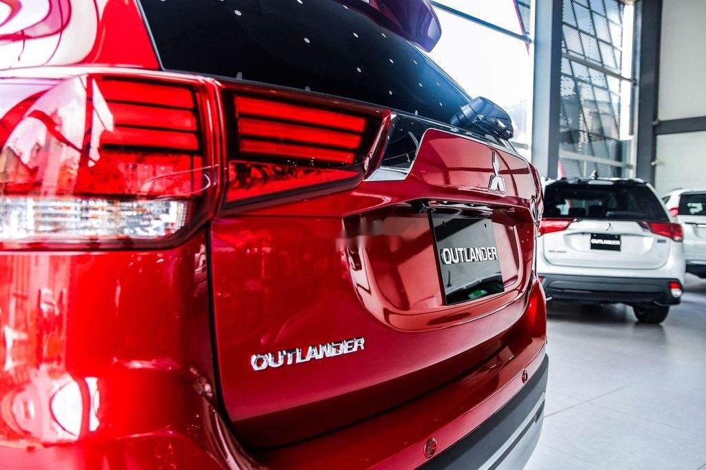 Mitsubishi Outlander   2020 - Bán Mitsubishi Outlander năm sản xuất 2020, màu đỏ