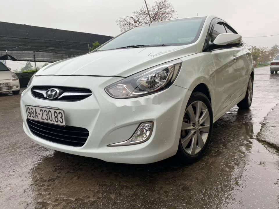 Hyundai Accent   2011 - Bán ô tô Hyundai Accent đời 2011, màu trắng, nhập khẩu, số tự động