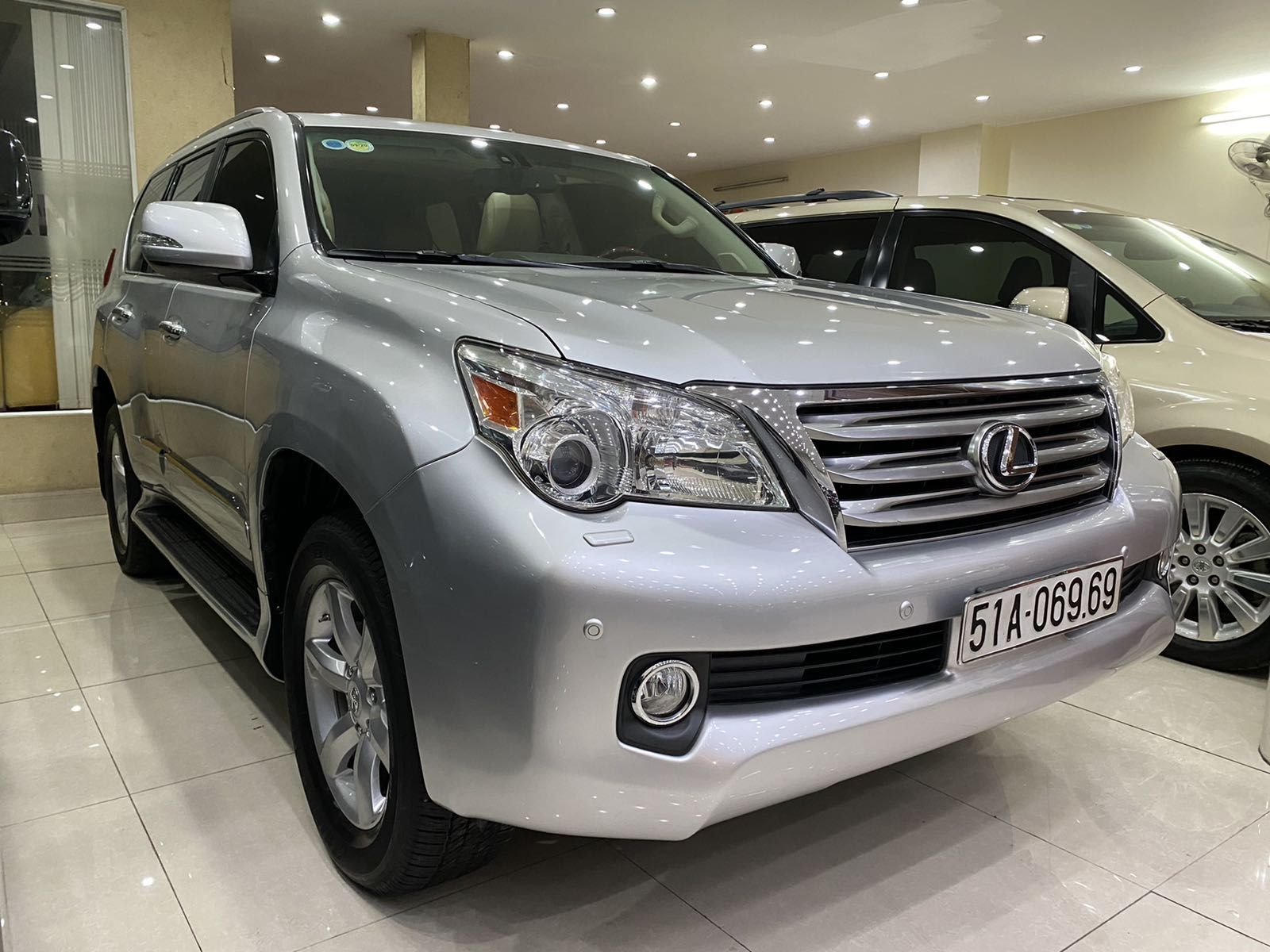 Lexus GX 2011 - Bán Lexus GX460 đời 2011, màu bạc, nhập khẩu nguyên chiếc, giao nhanh
