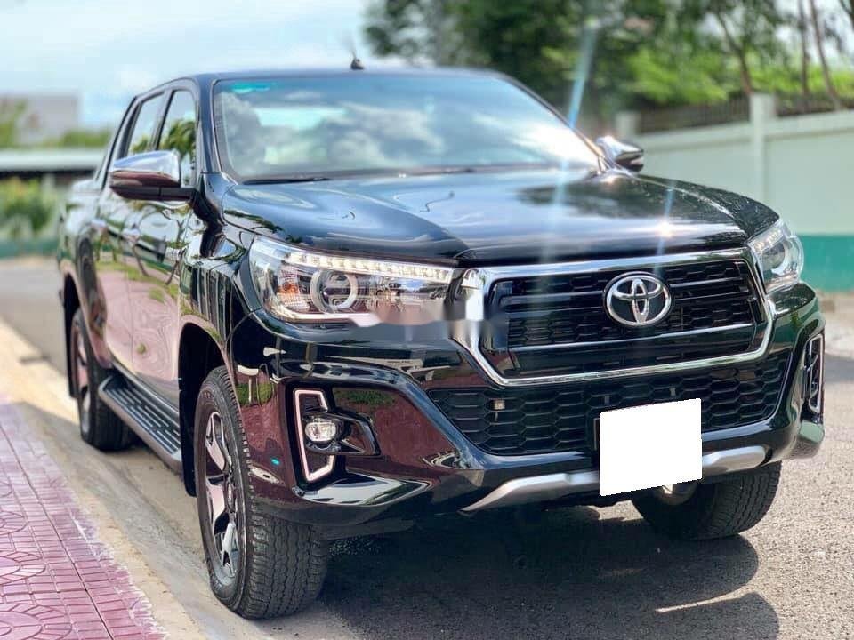 Toyota Hilux 2019 - Bán xe Toyota Hilux 2.8G năm 2019, màu đen, nhập khẩu