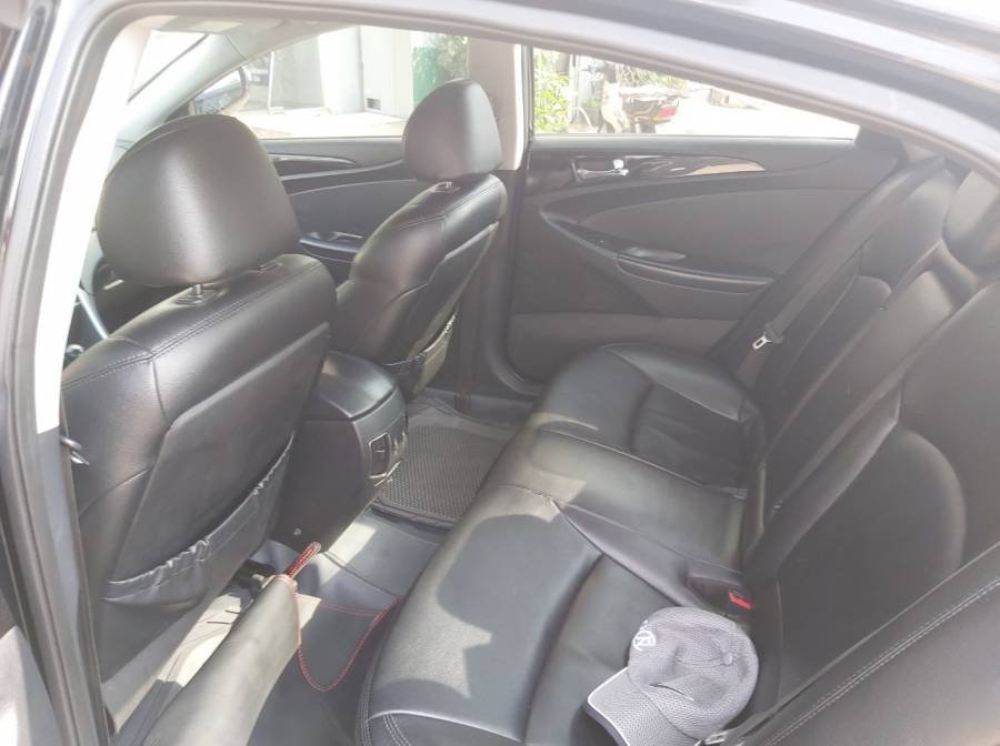 Hyundai Sonata  2.0  2010 - Bán Hyundai Sonata 2.0 sản xuất 2010, màu đen, xe nhập xe gia đình, giá chỉ 470 triệu