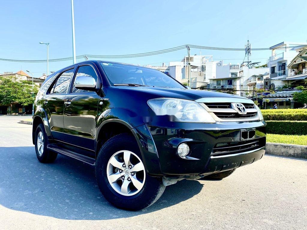 Toyota Fortuner 2008 - Cần bán gấp Toyota Fortuner AT đời 2008, màu đen, nhập khẩu nguyên chiếc số tự động, giá 385tr