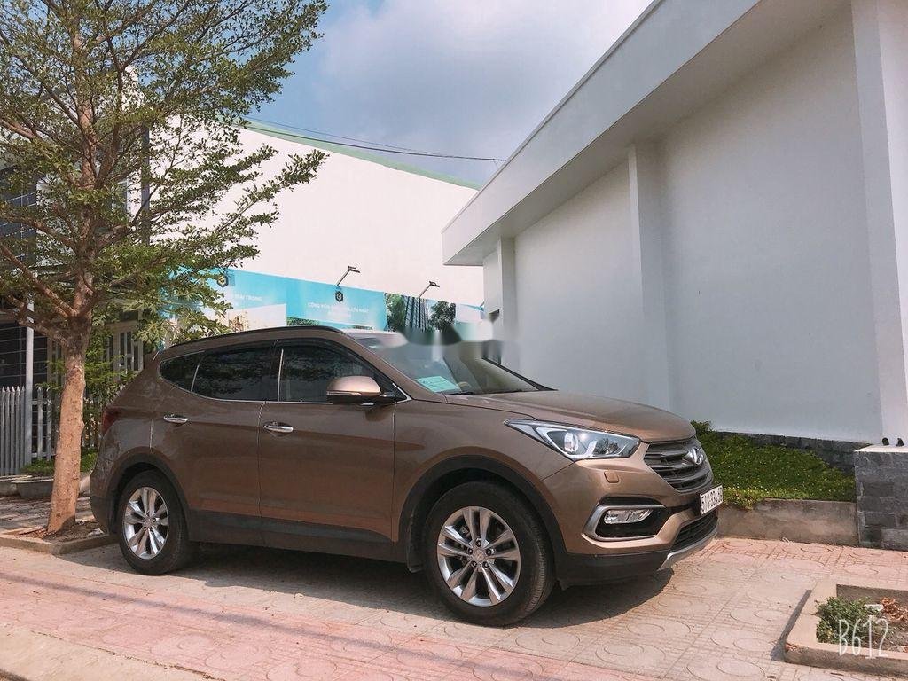 Hyundai Santa Fe   2017 - Bán Hyundai Santa Fe năm 2017, màu nâu, giá 830tr