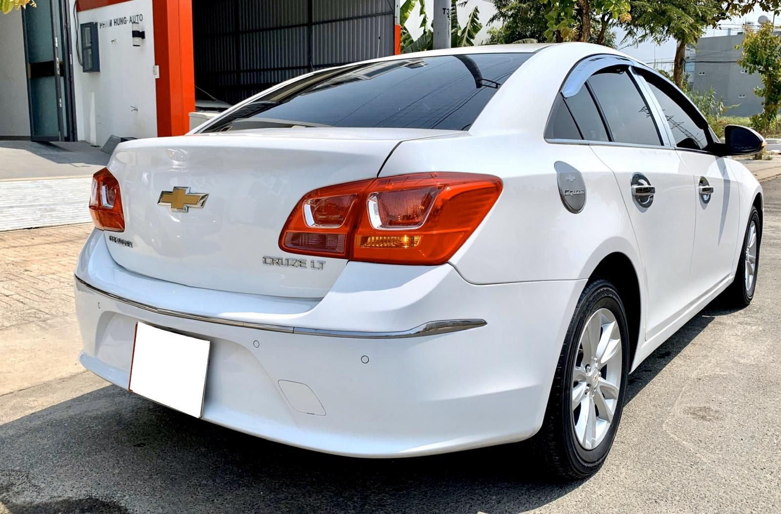 Chevrolet Cruze 2017 - Phạm Hùng Auto bán nhanh chiếc Chevrolet Cruze LT, đời 2017, màu trắng, giao nhanh