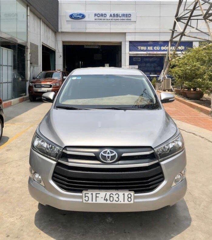 Toyota Innova  2.0E 2017 - Cần bán xe Toyota Innova 2.0E đời 2017, màu bạc 