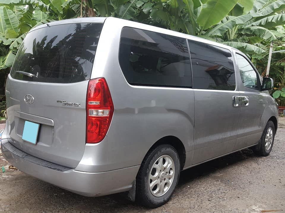 Hyundai Starex 2014 - Bán Hyundai Starex đời 2014, màu bạc giá cạnh tranh