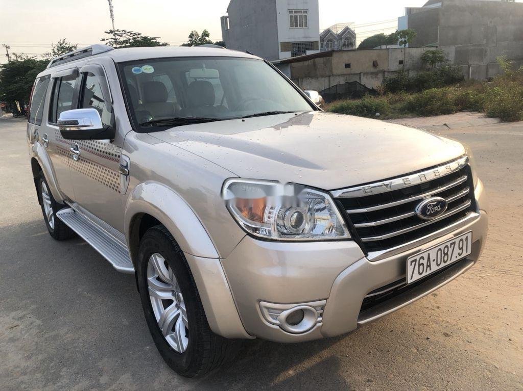 Ford Everest     2009 - Cần bán xe Ford Everest sản xuất 2009 số tự động