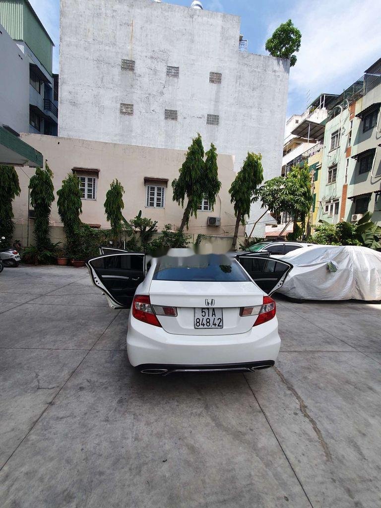 Honda Civic  2.0AT 2014 - Cần bán lại xe Honda Civic 2.0AT đời 2014, màu trắng, nhập khẩu nguyên chiếc chính chủ, giá 510tr