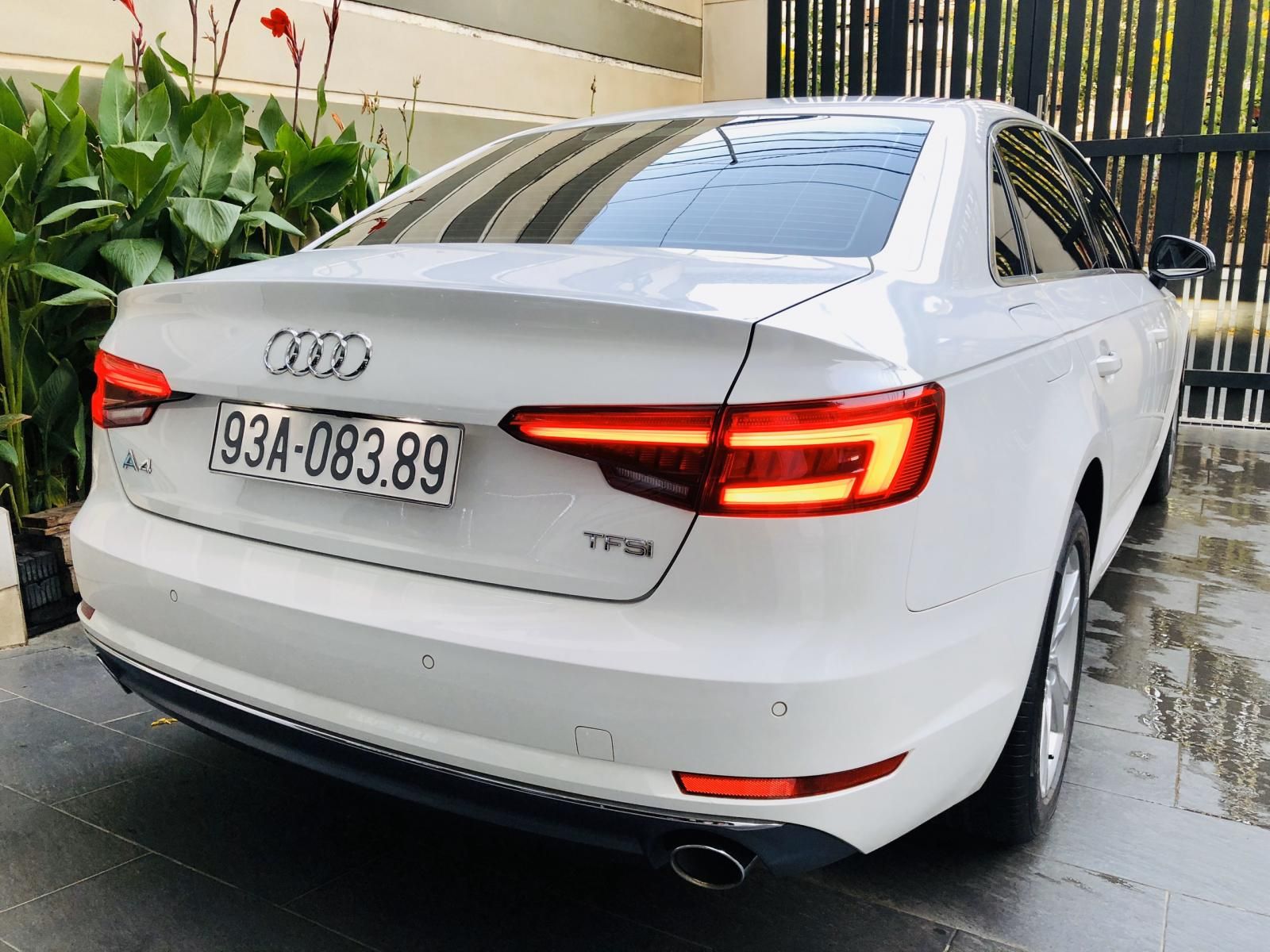 Audi A4 2016 - Bán gấp Audi A4 năm 2016, màu trắng, nhập khẩu