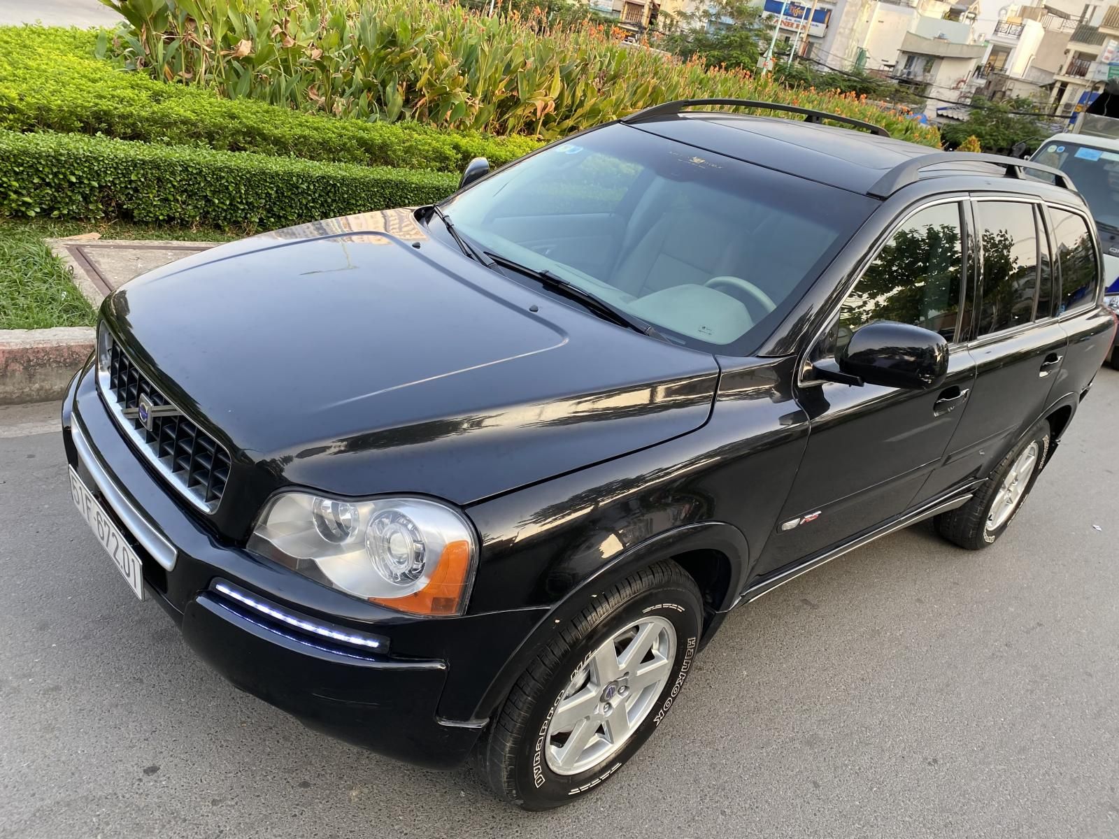 Volvo XC90 2008 - Bán xe Volvo XC90 sản xuất 2008, màu đen, xe 1 đời chủ