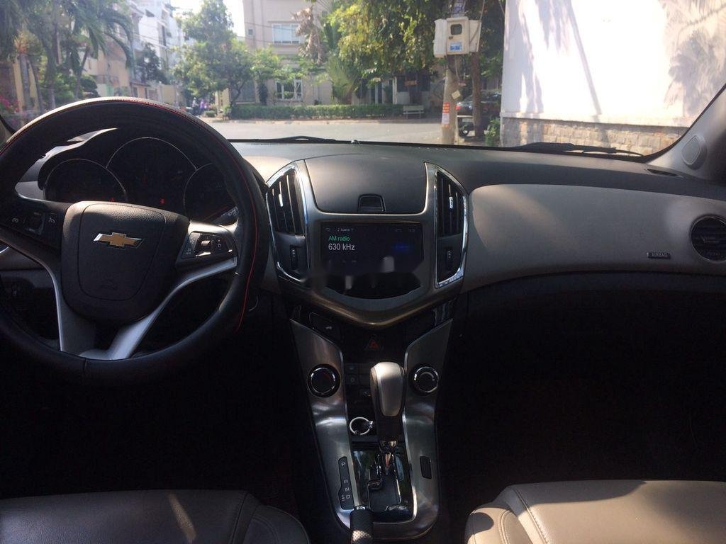 Chevrolet Cruze 2016 - Bán Chevrolet Cruze năm 2016, màu trắng, giá 420tr