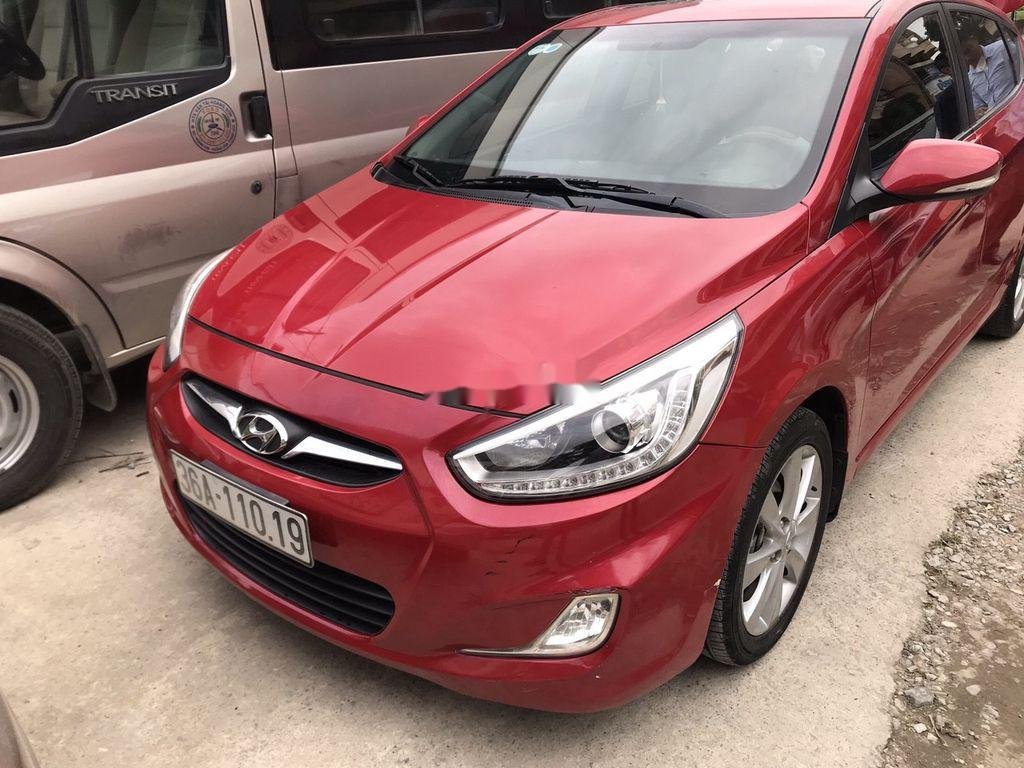 Hyundai Accent   2014 - Cần bán lại xe Hyundai Accent đời 2014, màu đỏ, nhập khẩu nguyên chiếc xe gia đình