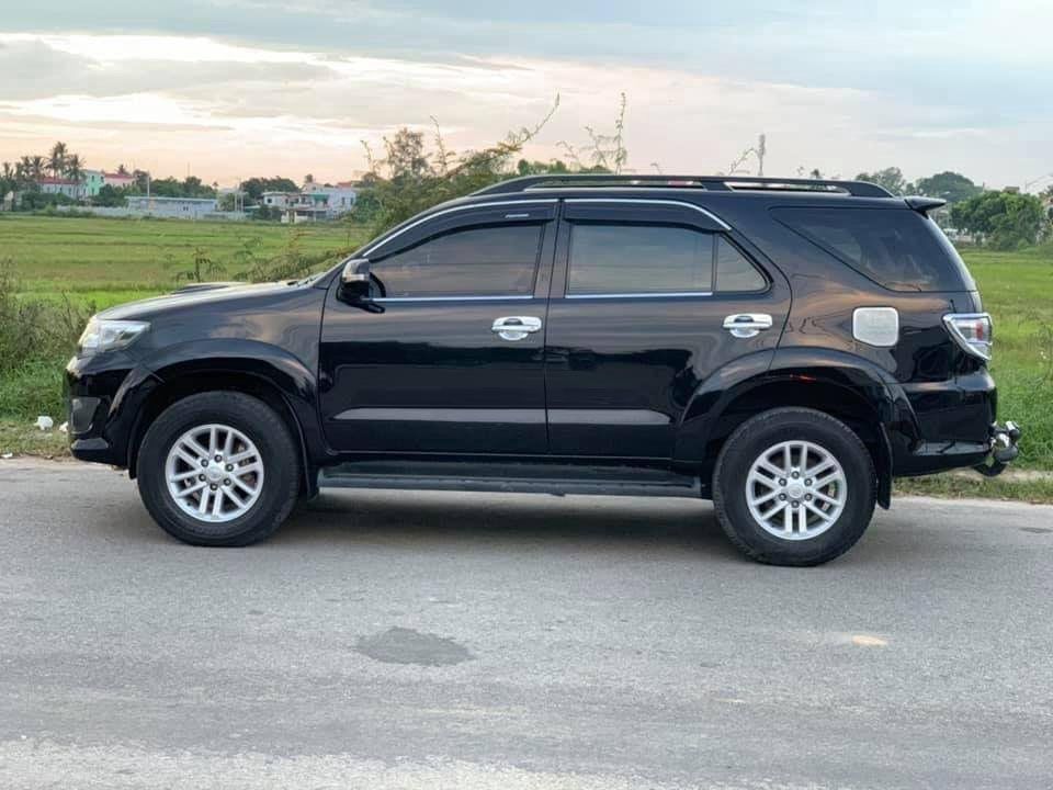 Toyota Fortuner 2014 - Cần bán lại xe Toyota Fortuner đời 2014, màu đen  