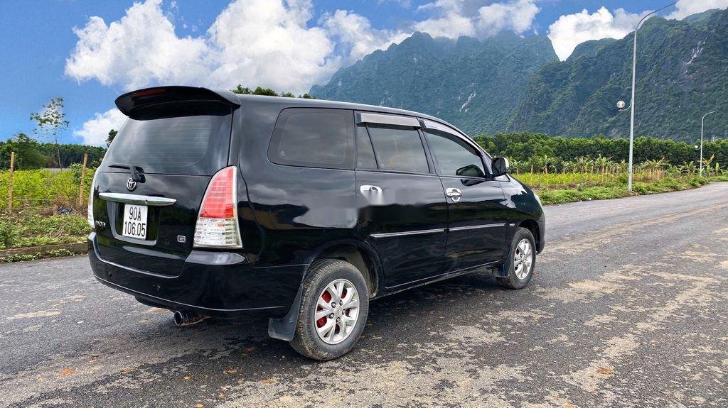 Toyota Innova 2006 - Cần bán gấp Toyota Innova G sản xuất năm 2006, màu đen xe gia đình