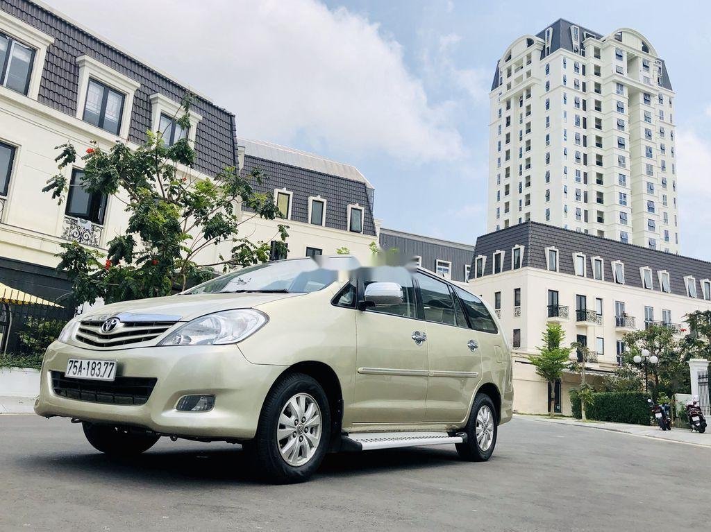 Toyota Innova 2008 - Cần bán Toyota Innova năm sản xuất 2008, màu vàng xe gia đình giá cạnh tranh